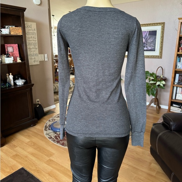 Jake’s gray, silver, red & blue long sleeve top-size S - Picture 2 of 9